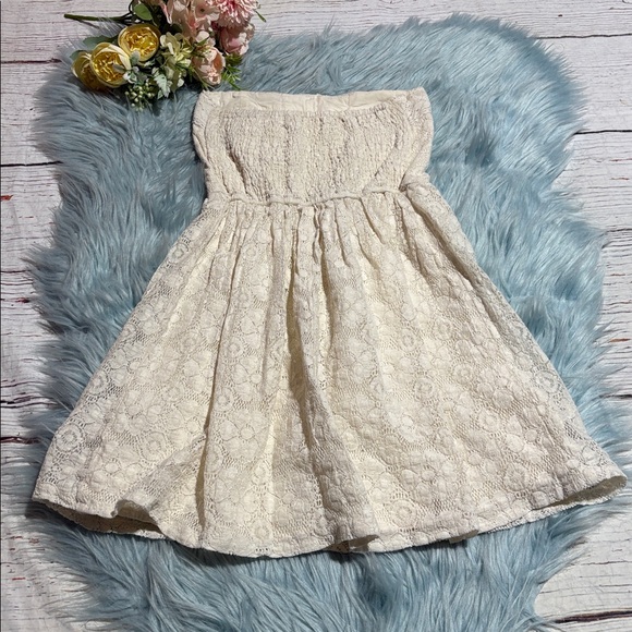 Y2K Abercrombie & Fitch Cream Lace Strapless Mini Dress sz XS - Picture 7 of 7